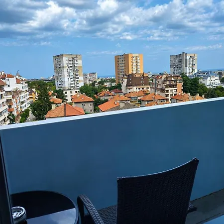 Апартаменти Mir Cozy *